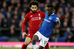 吉格斯落选英超名人堂引热议：足球传奇未入名录